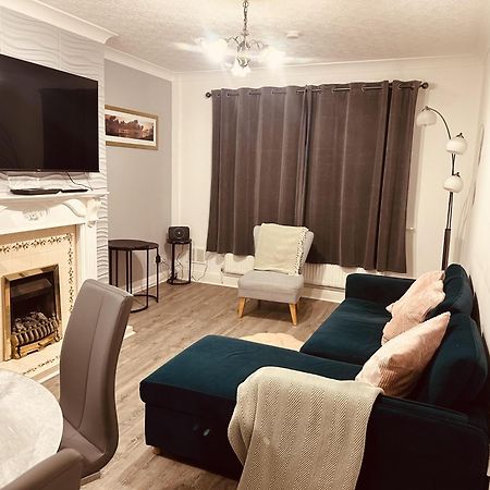 Come & Unwind In Charming 5 Bed House In Blackburn Blackburn  Zewnętrze zdjęcie