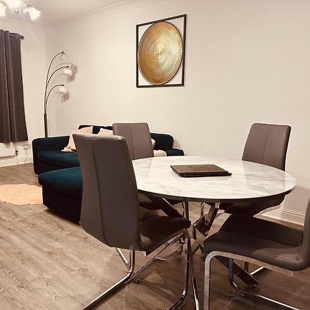 Come & Unwind In Charming 5 Bed House In Blackburn Blackburn  Zewnętrze zdjęcie