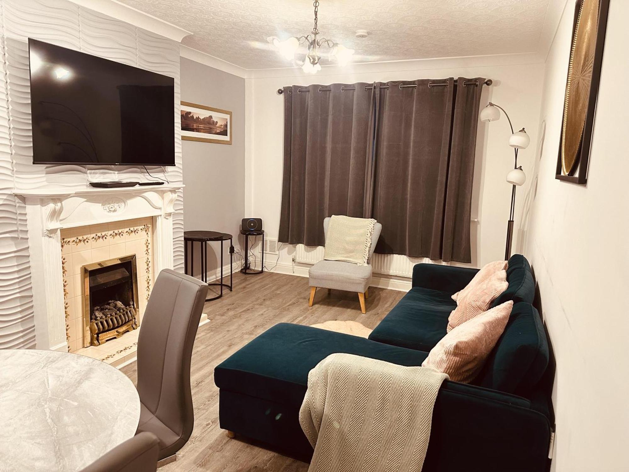 Come & Unwind In Charming 5 Bed House In Blackburn Blackburn  Zewnętrze zdjęcie
