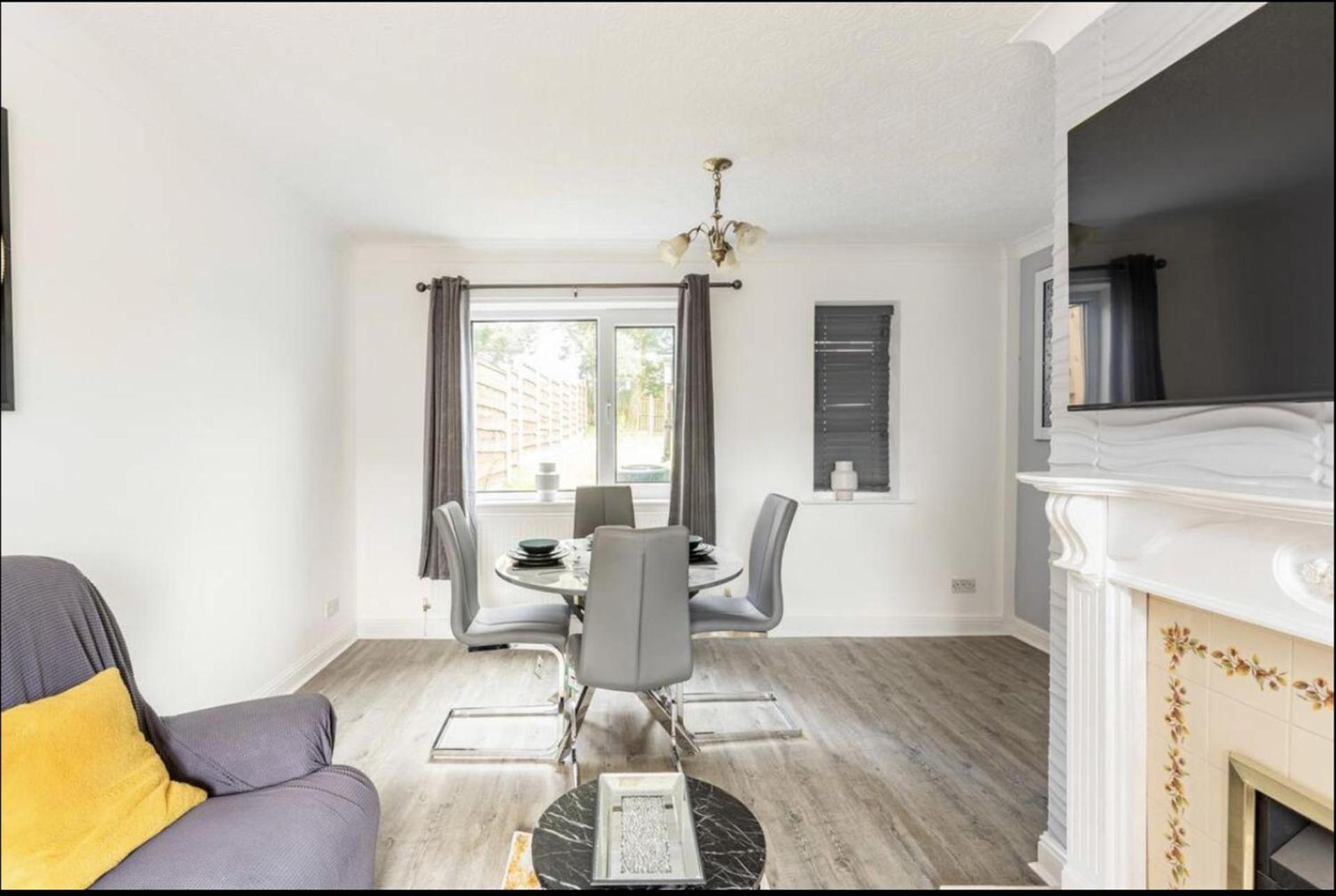 Come & Unwind In Charming 5 Bed House In Blackburn Blackburn  Zewnętrze zdjęcie