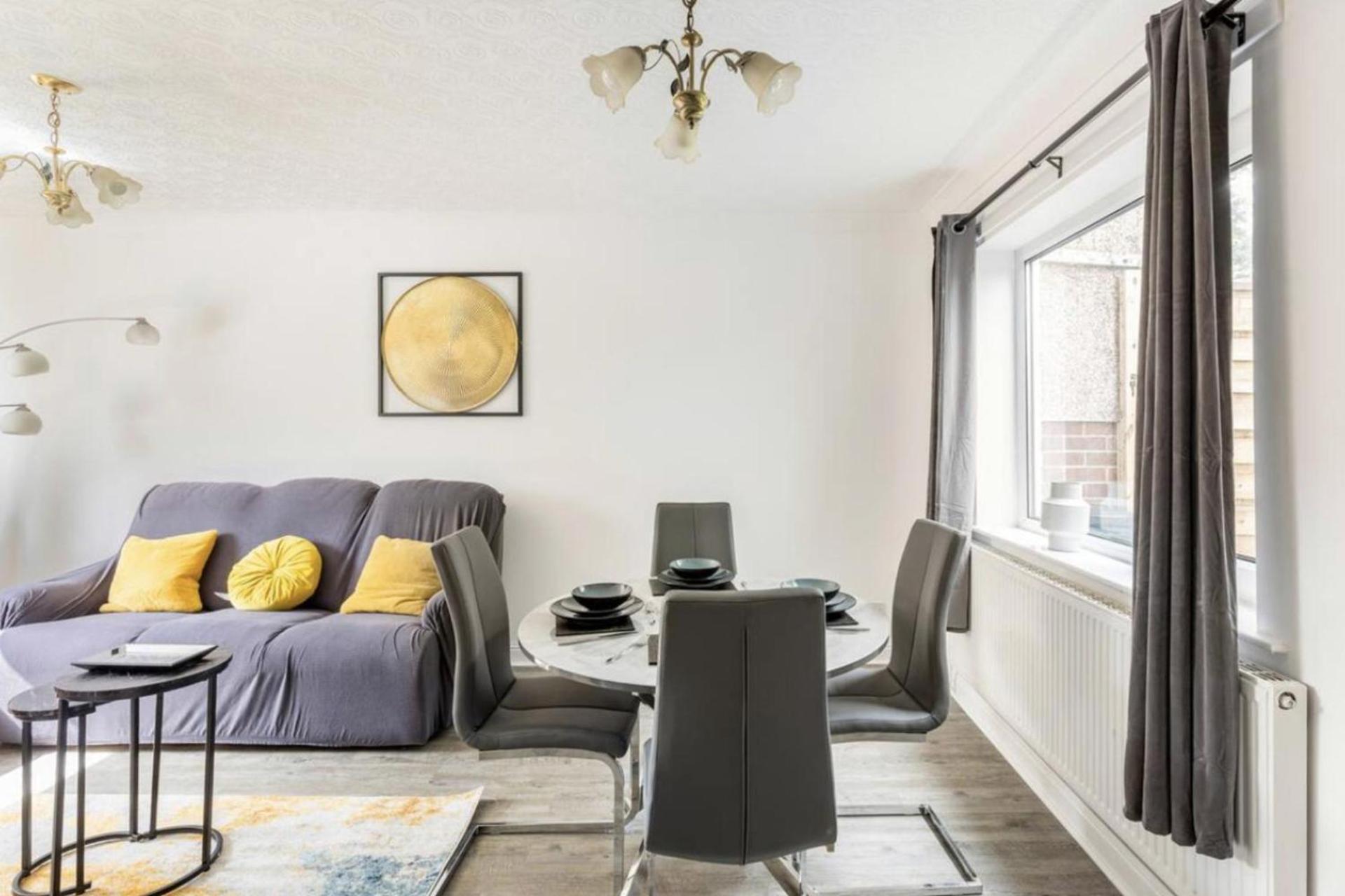 Come & Unwind In Charming 5 Bed House In Blackburn Blackburn  Zewnętrze zdjęcie