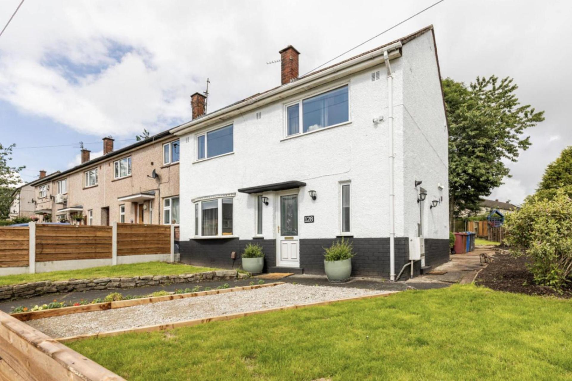 Come & Unwind In Charming 5 Bed House In Blackburn Blackburn  Zewnętrze zdjęcie